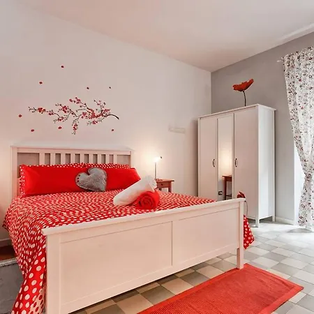 Bed And Colors Apartment